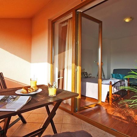Brijunisol - 3 Apartments Top Position Near The Beautiful Beach Fažana Exterior foto