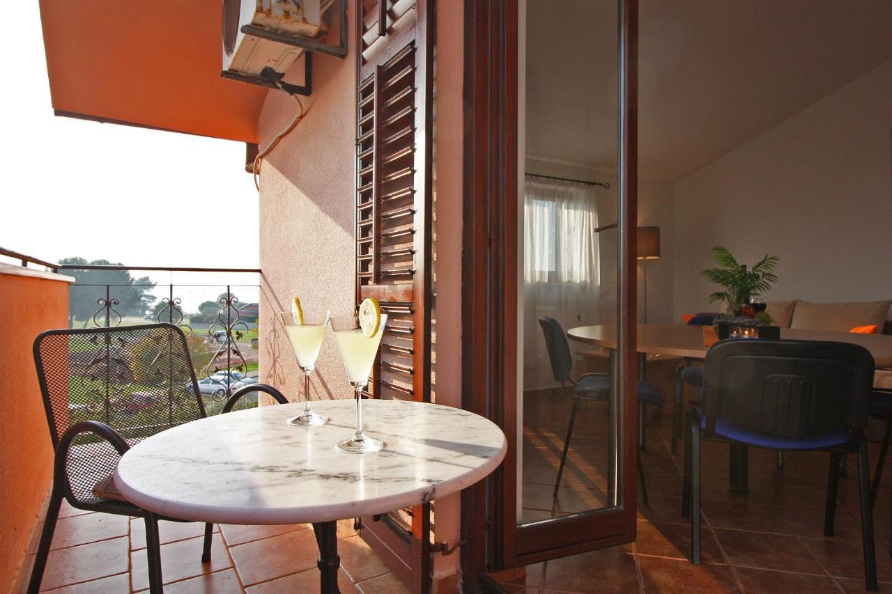 Brijunisol - 3 Apartments Top Position Near The Beautiful Beach Fažana Exterior foto