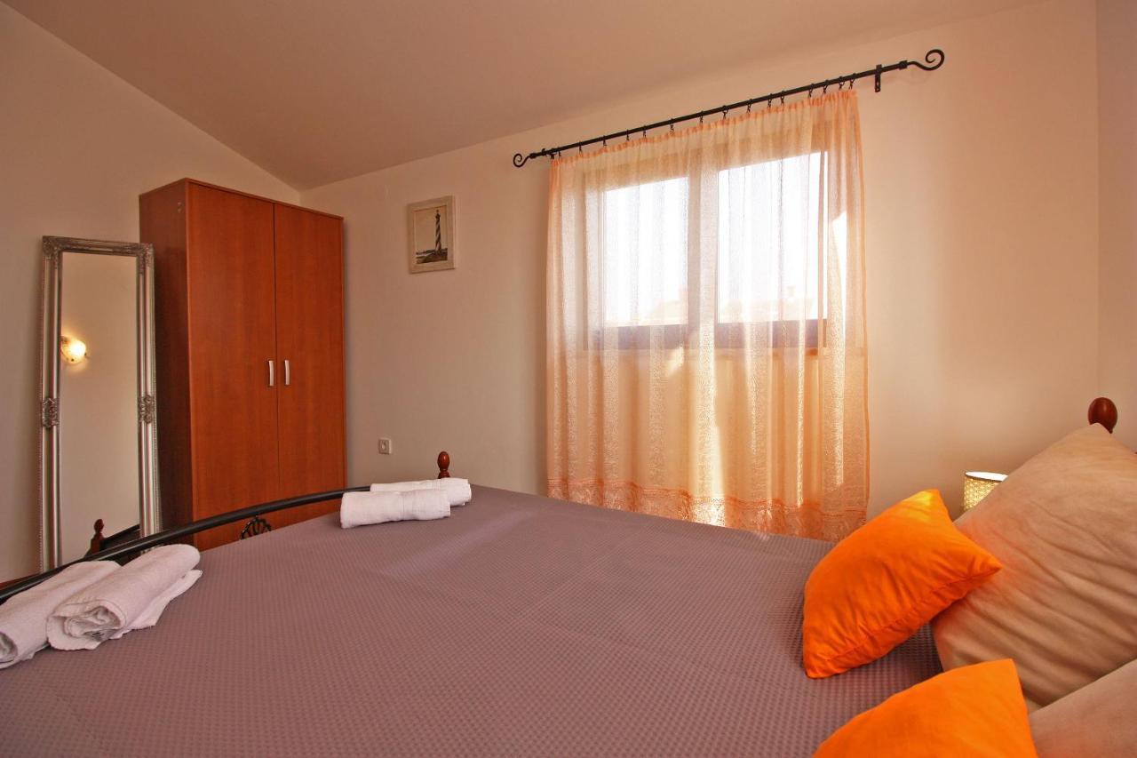 Brijunisol - 3 Apartments Top Position Near The Beautiful Beach Fažana Exterior foto