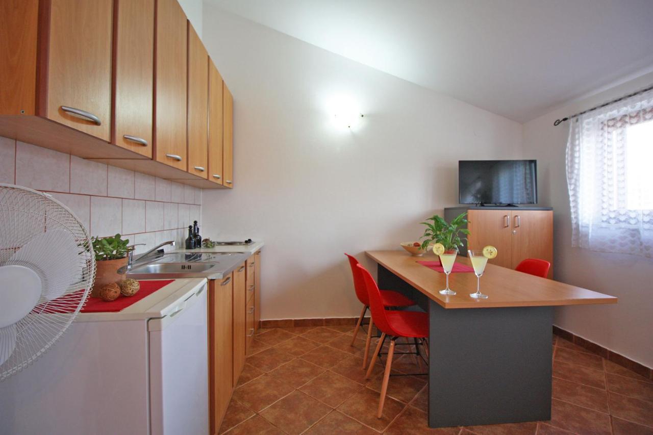 Brijunisol - 3 Apartments Top Position Near The Beautiful Beach Fažana Exterior foto