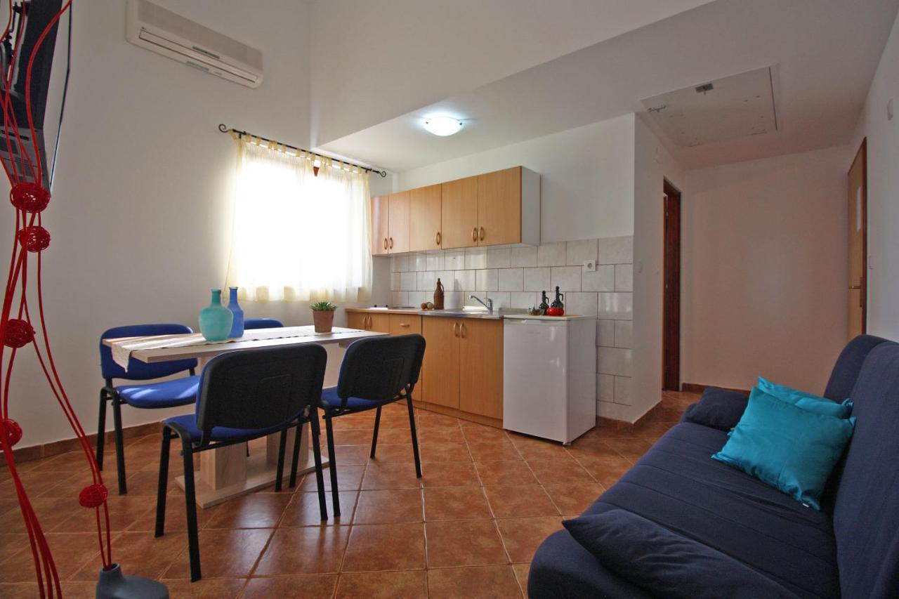 Brijunisol - 3 Apartments Top Position Near The Beautiful Beach Fažana Exterior foto