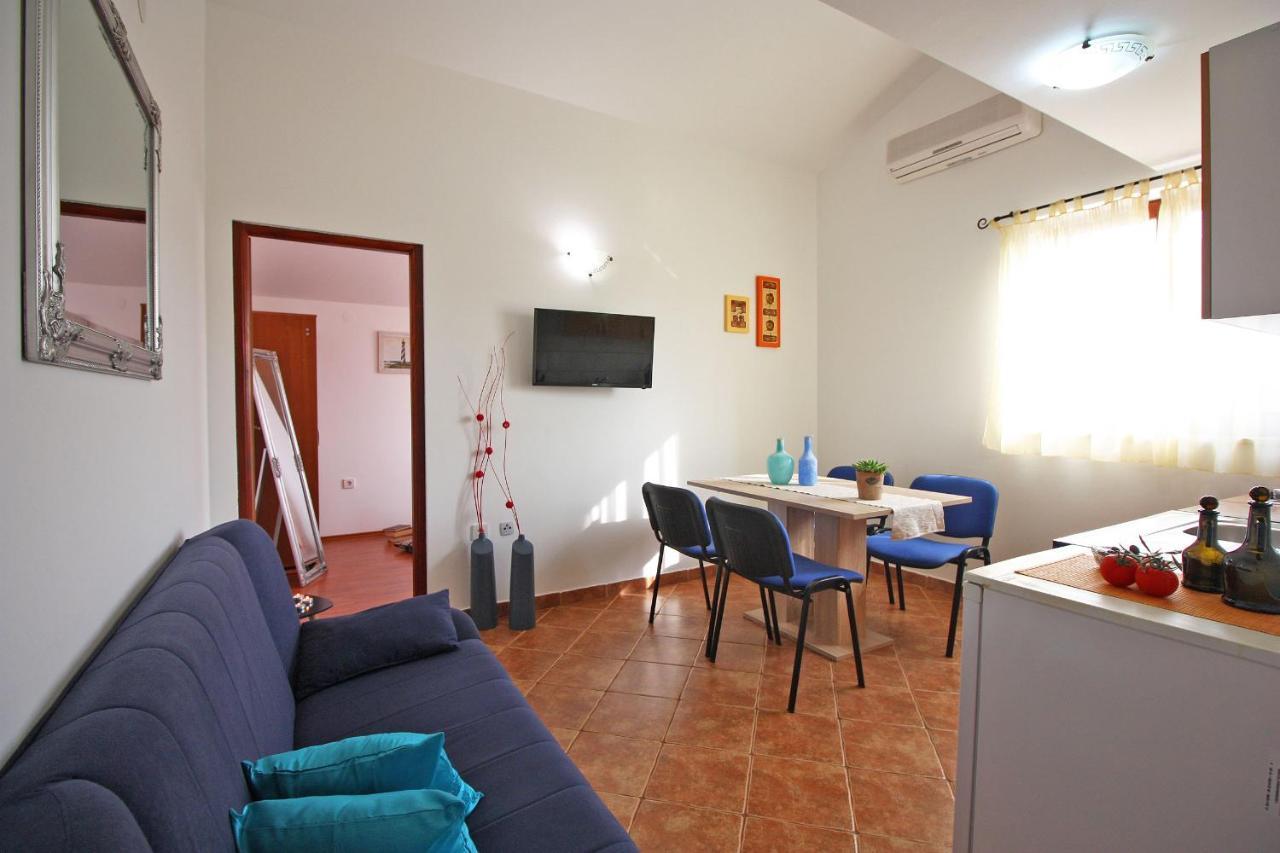 Brijunisol - 3 Apartments Top Position Near The Beautiful Beach Fažana Exterior foto