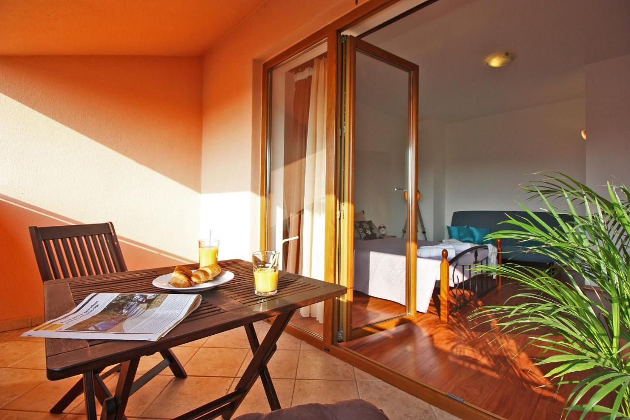 Brijunisol - 3 Apartments Top Position Near The Beautiful Beach Fažana Exterior foto