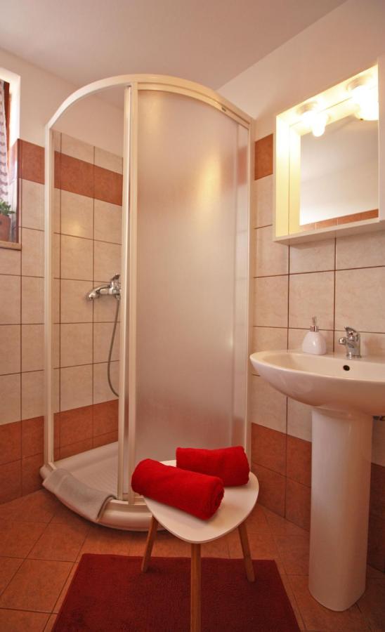 Brijunisol - 3 Apartments Top Position Near The Beautiful Beach Fažana Exterior foto
