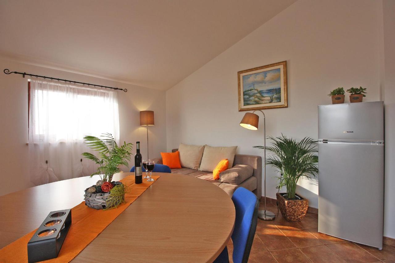 Brijunisol - 3 Apartments Top Position Near The Beautiful Beach Fažana Exterior foto